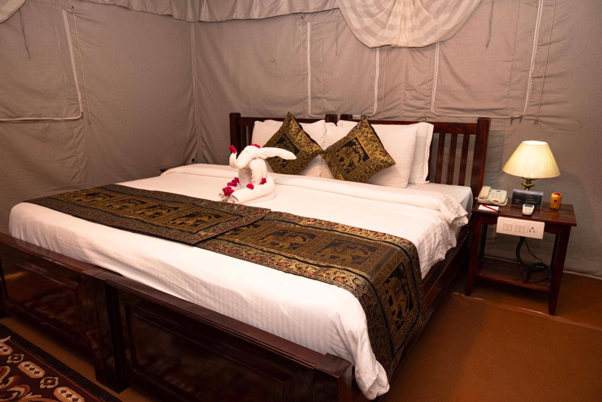 Om Benares, 5*
